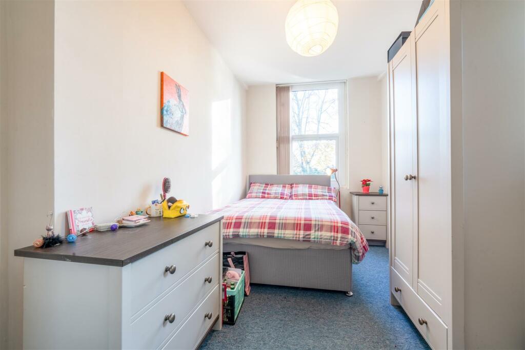 Bedroom 4.jpg