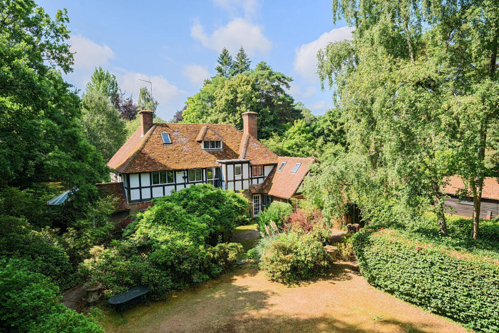 1318671-6-687a6dc...