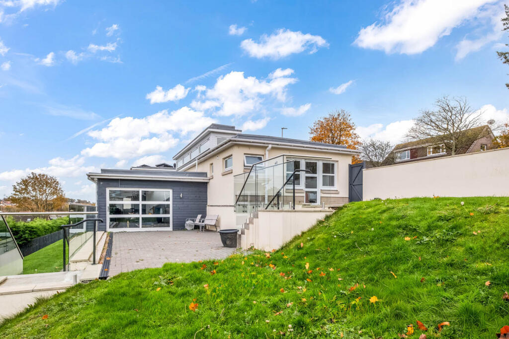 Falkland Crescent, Dundee, DD5 3