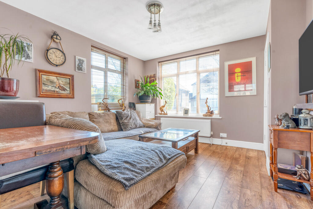 Hawthorne Gardens...