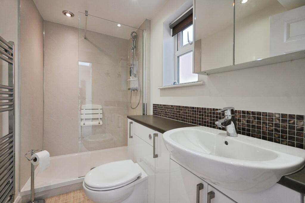Annexe bathroom