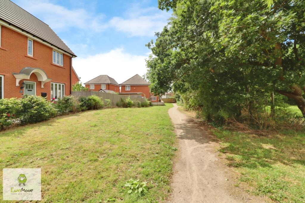 Front walkway - EweMove Cannock
