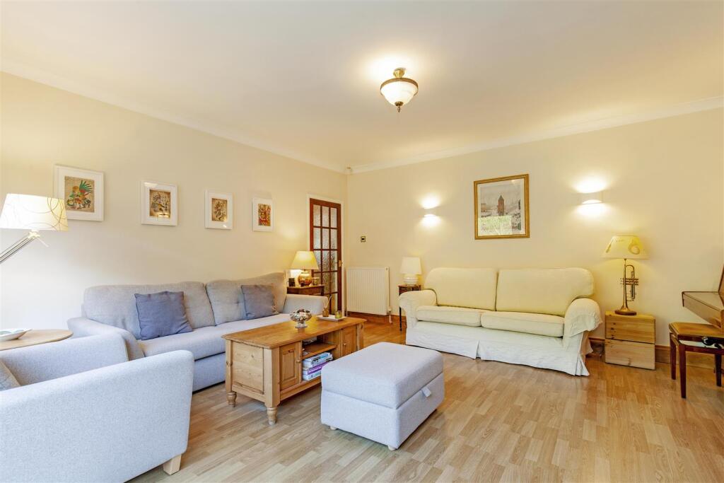 Reception Room-3.jpg