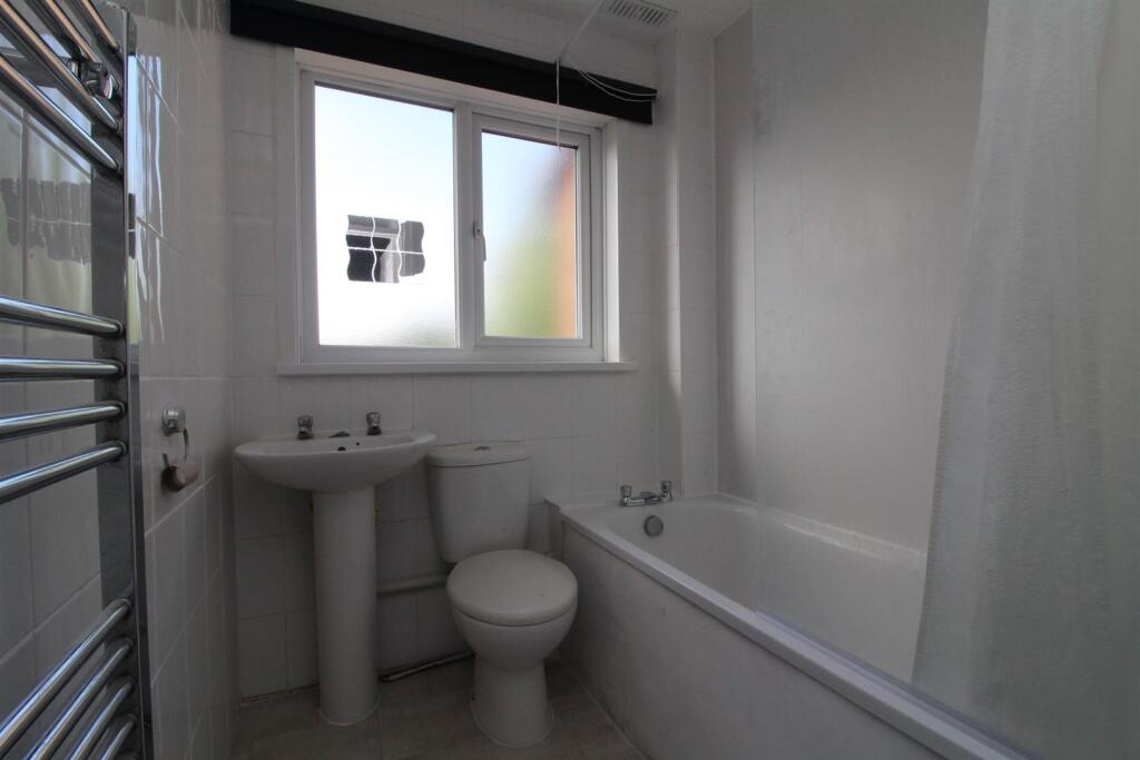 Bathroom.JPG