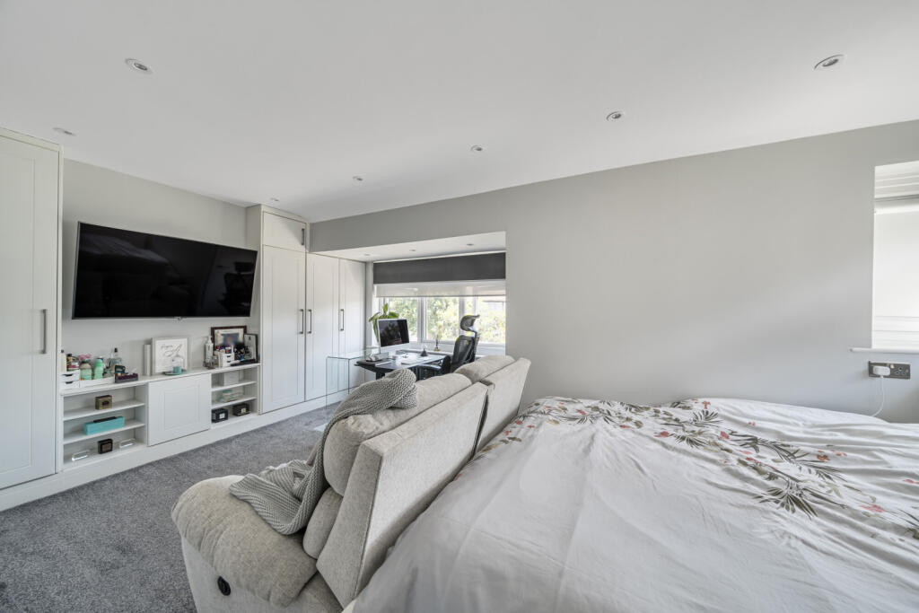 1306272-15-6852c8...