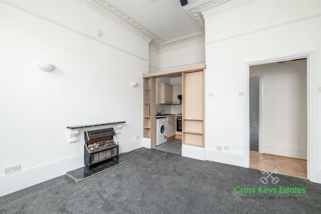 Sitting/Dining Room