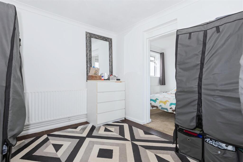 West Onslow Close_5.jpg