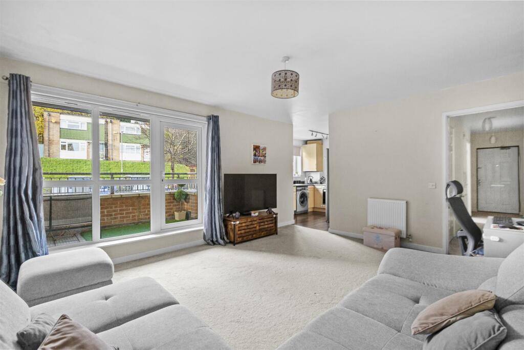 118 St Hughs Ave, HP13 7TZ-7.jpg