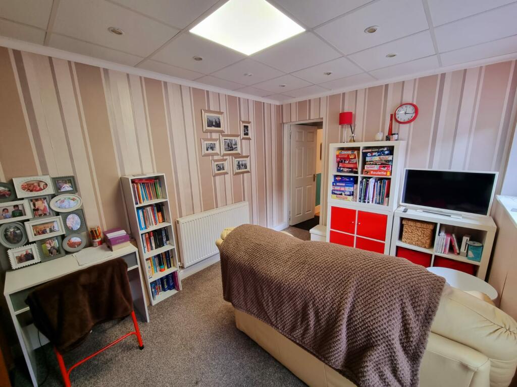 1a570b7f-385a-423f-8b10-f2e01a632bc6