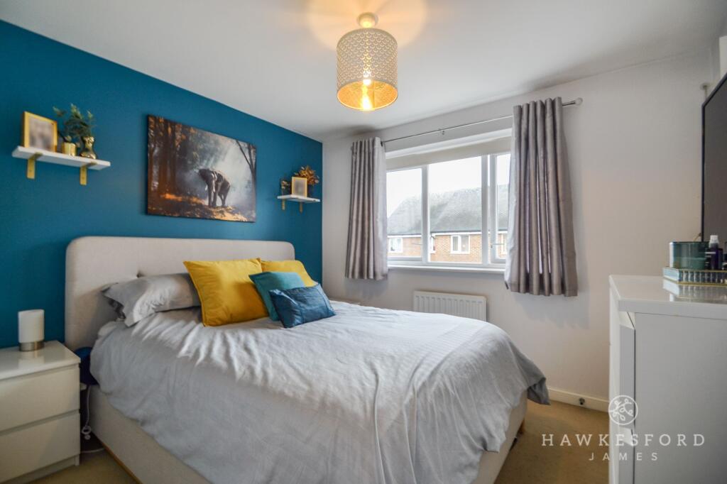 Buttercup Avenue, Minster On Sea - Bedroom 1