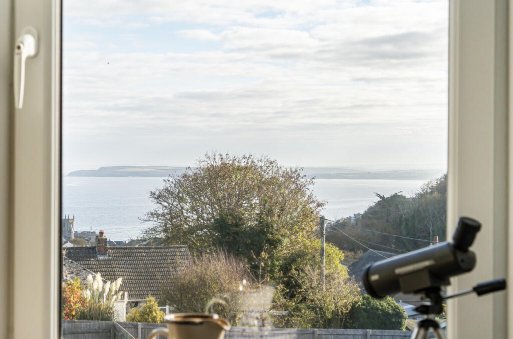 1370329-18-68f62b...