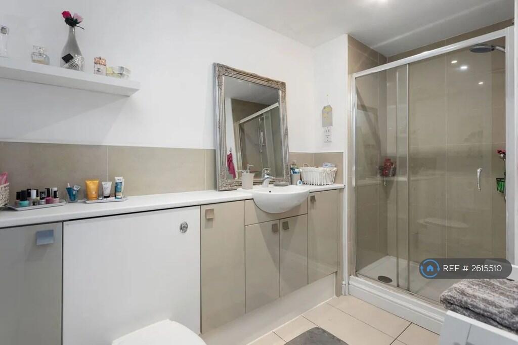 En Suite Bathroom