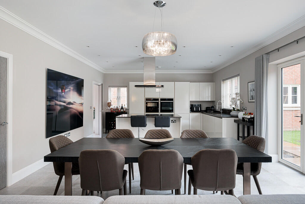 3_churchill_avenu...