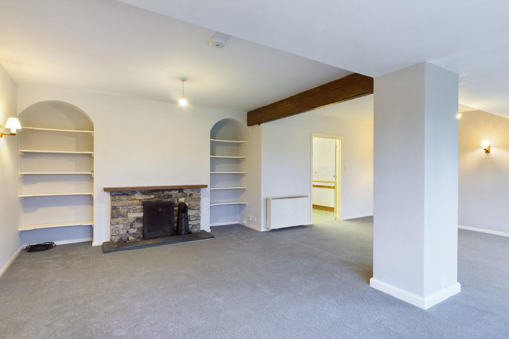 Spacious Lounge