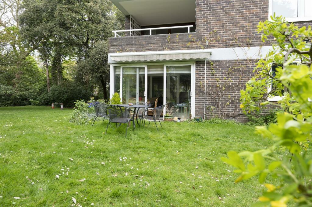 Flat 2, Marlborough House,5.jpg