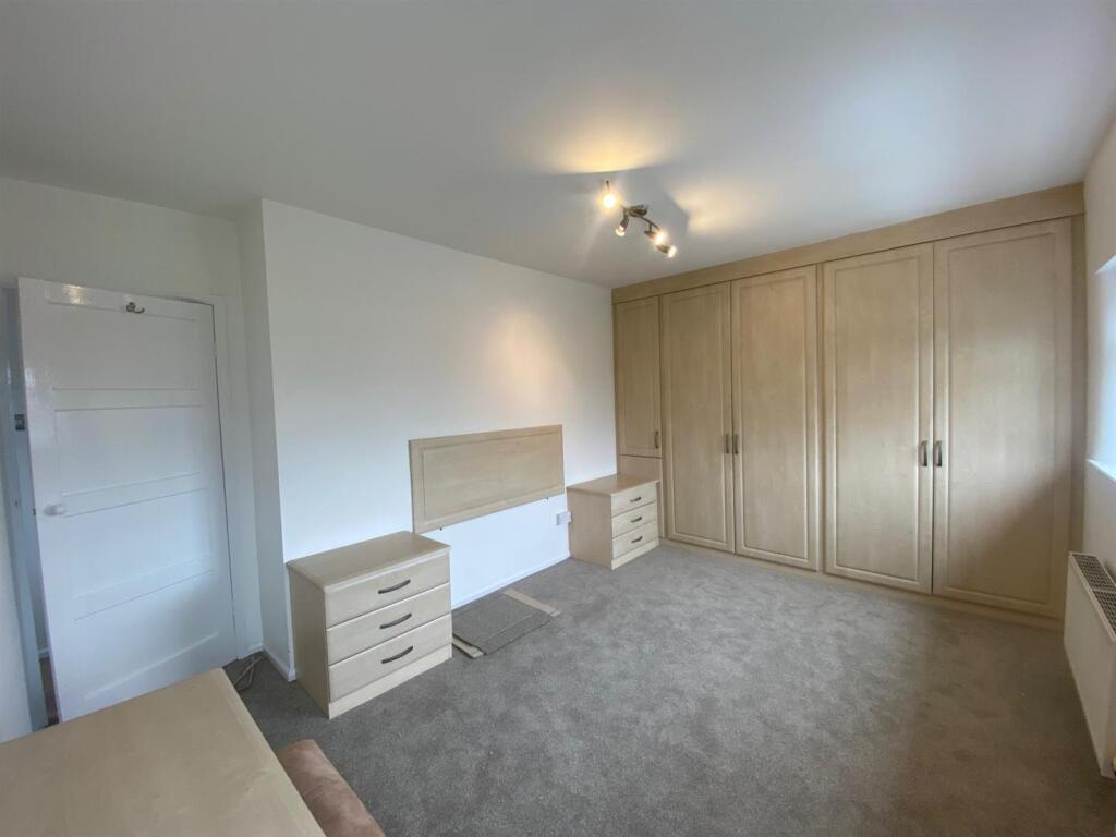 MASTER BEDROOM.jpg