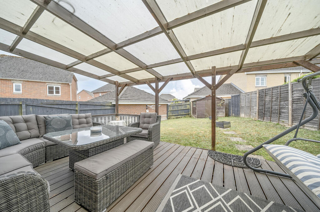 1304500-17-684814...