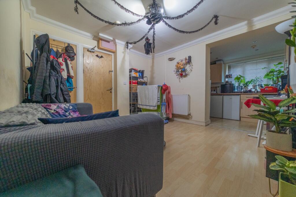 Call 02920 454555 to secure your viewing_10