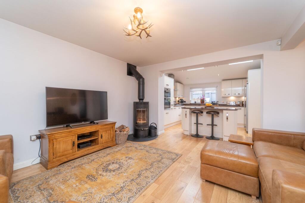 Lounge/Kitchen