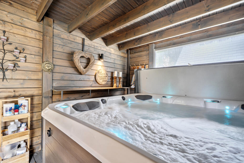 1360139-7-68ece600b759c