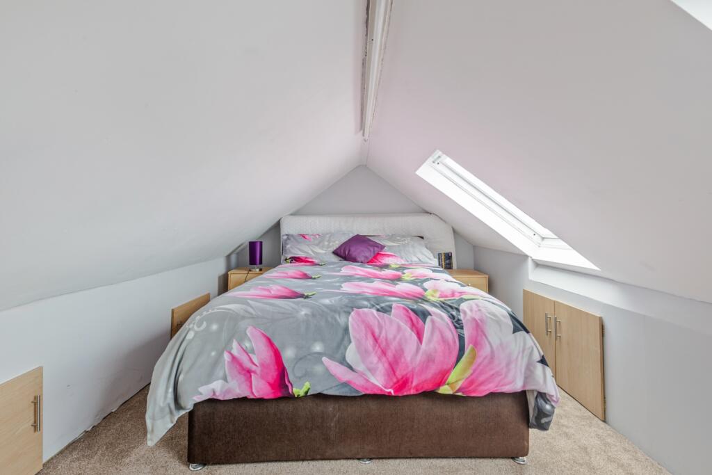 A23 - 115 Goodrington Road Paignton - 250606