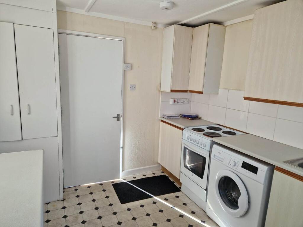 Kitchen (1)