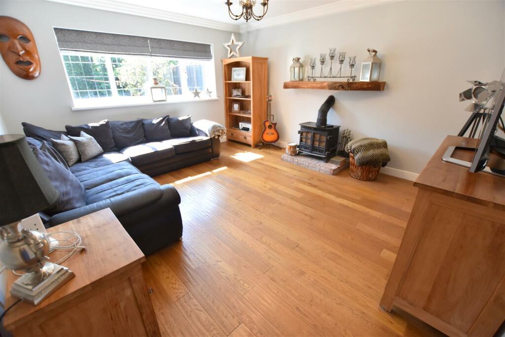 REAR SITTING ROOM