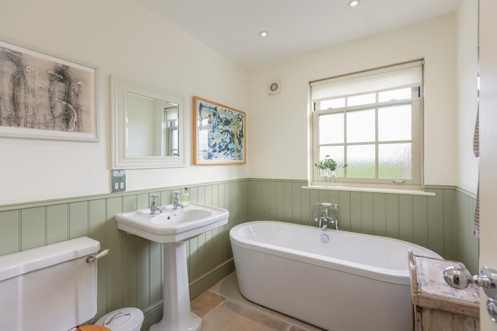 Pasture Lane 23 Bathroom-1