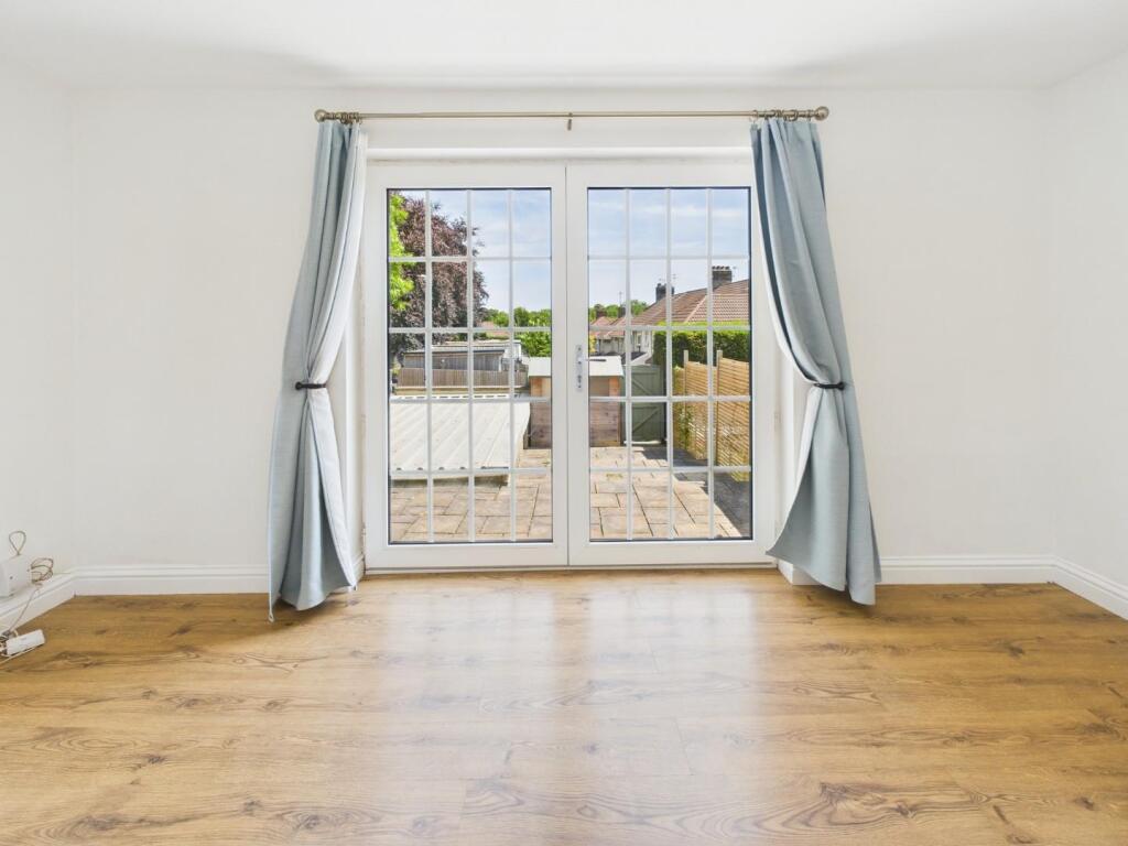 CAM01530G0-PR0281-STILL006.jpg