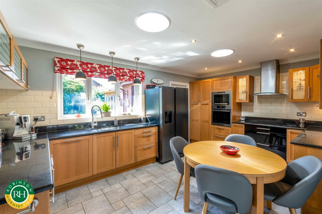 kitchen/breakfast room