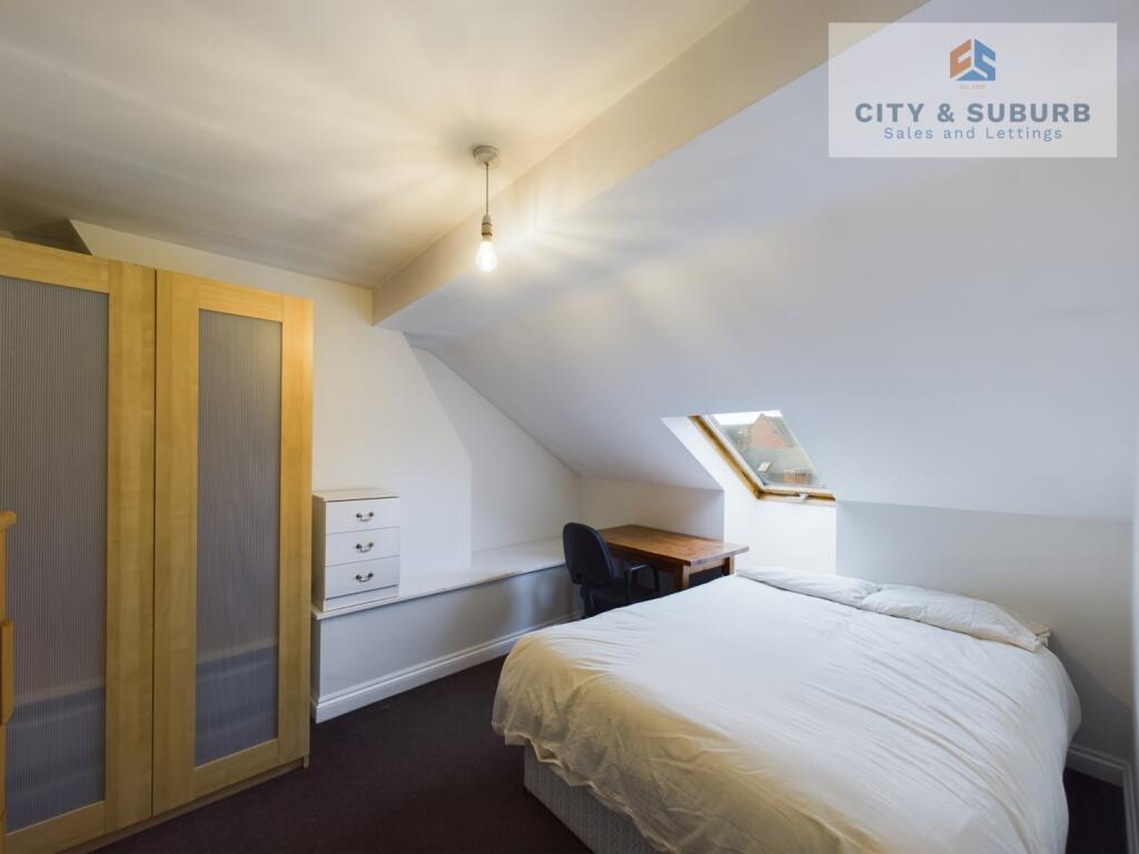 CAM01351G0-PR0112-STILL006