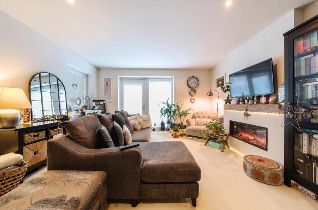 Davidson Frost-Wellings, DFW, Regency Court, Livin