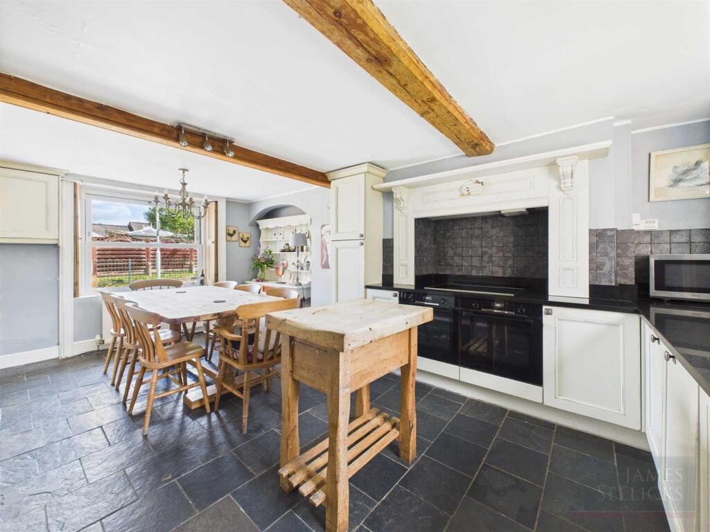 Hillcrest House, Husbands Bosworth