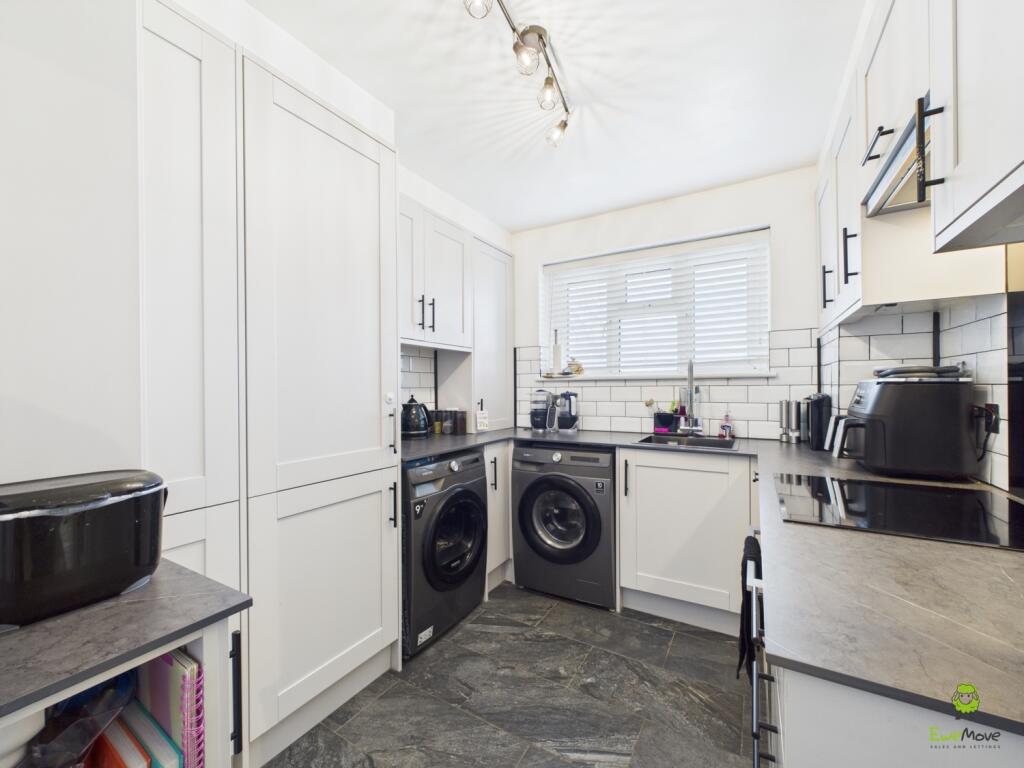 CAM03779G0-PR0218-STILL005