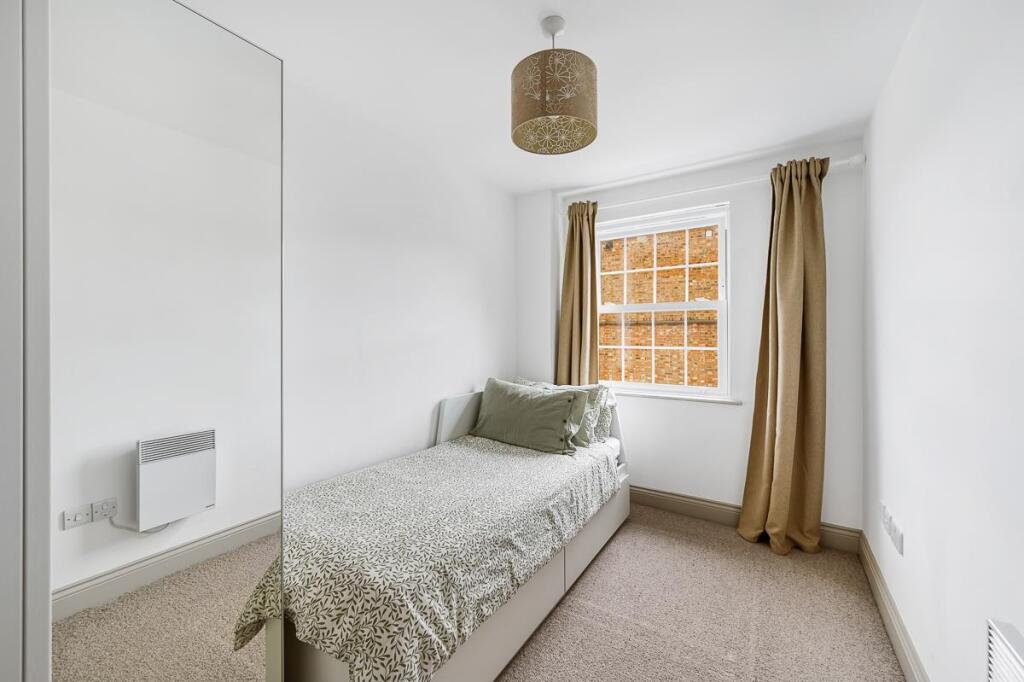 5 Wellington Place-9.jpg