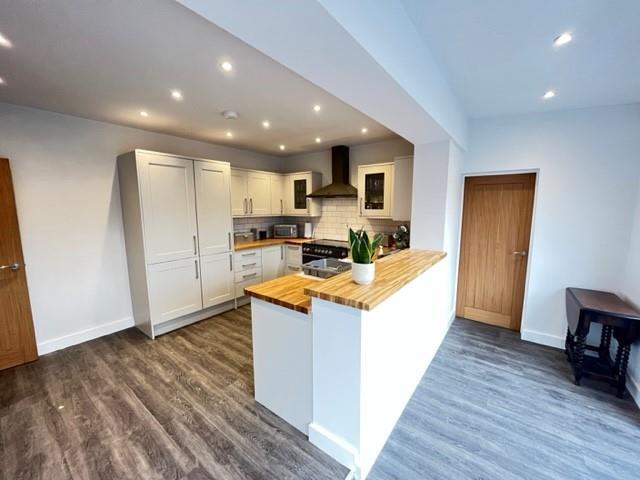 kitchen dining 2.jpg