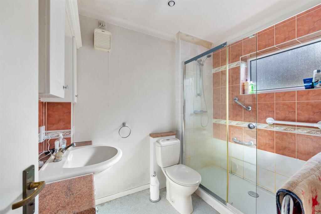 3 Cobbetts Way-2.jpg