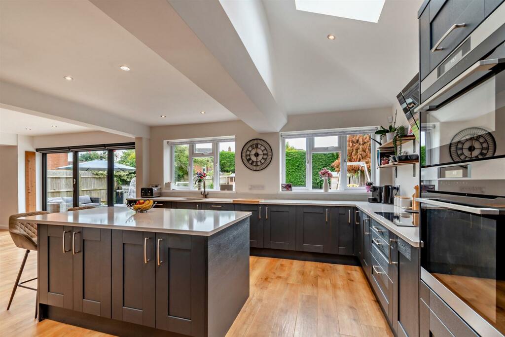 8610451-interior38-800.jpg