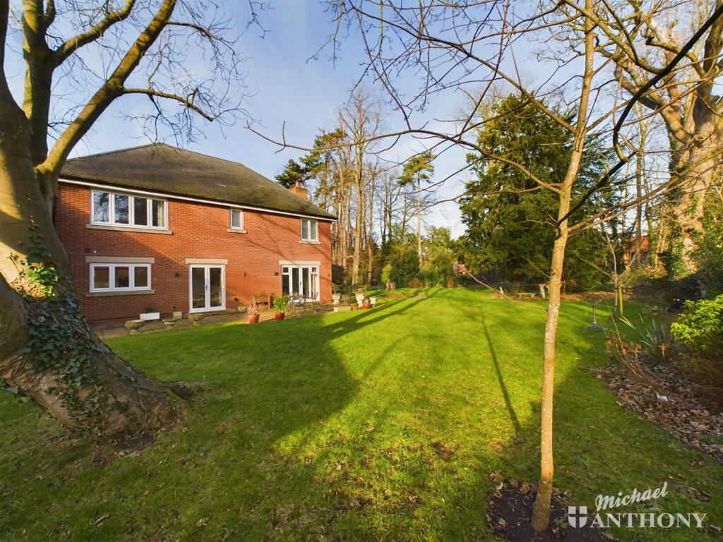 CAM03218G0-PR0464-STILL023