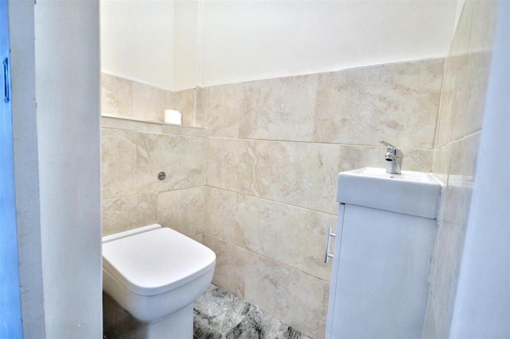 6. WC.jpeg