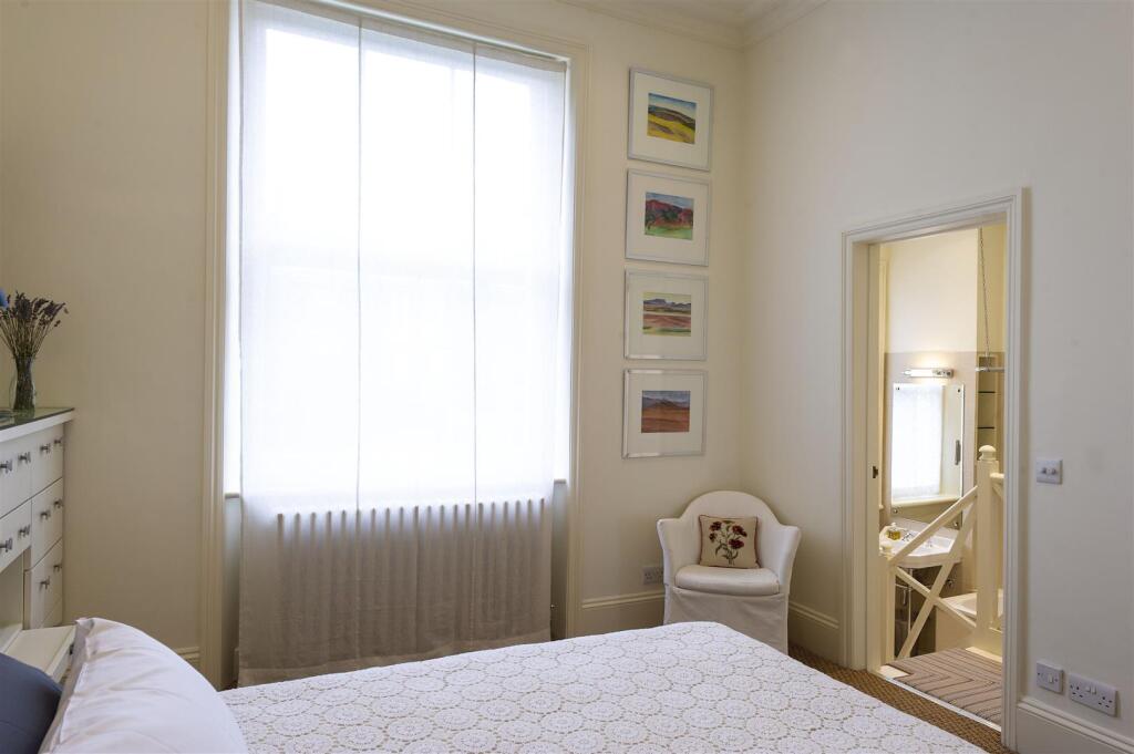 3 at 7 coleherne road 373671 bed.jpg