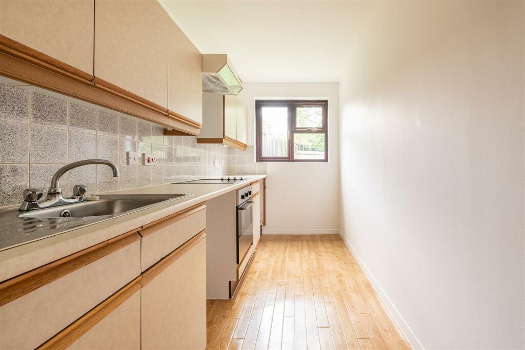 Osprey Close, E11