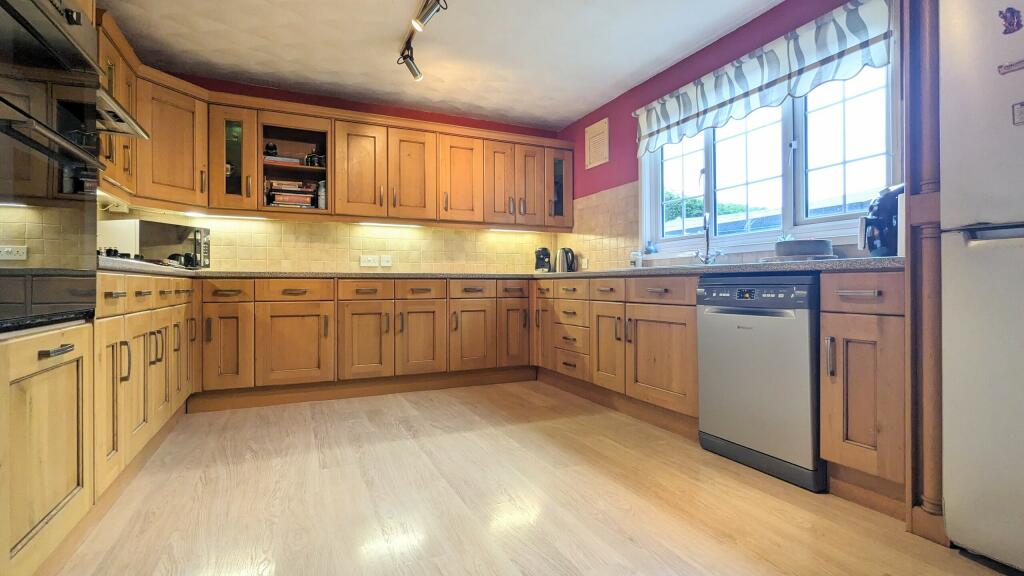 PXL_20240502_102409448.MP~2