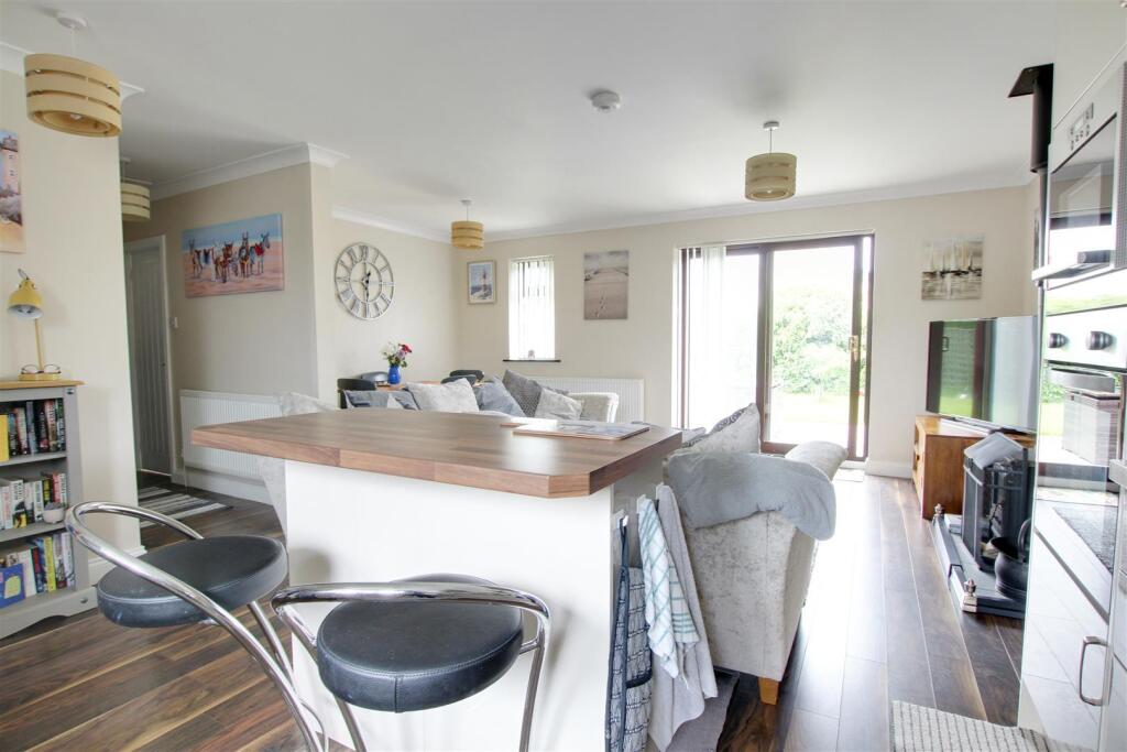 Open Plan Kitchen/ Reception/Diner