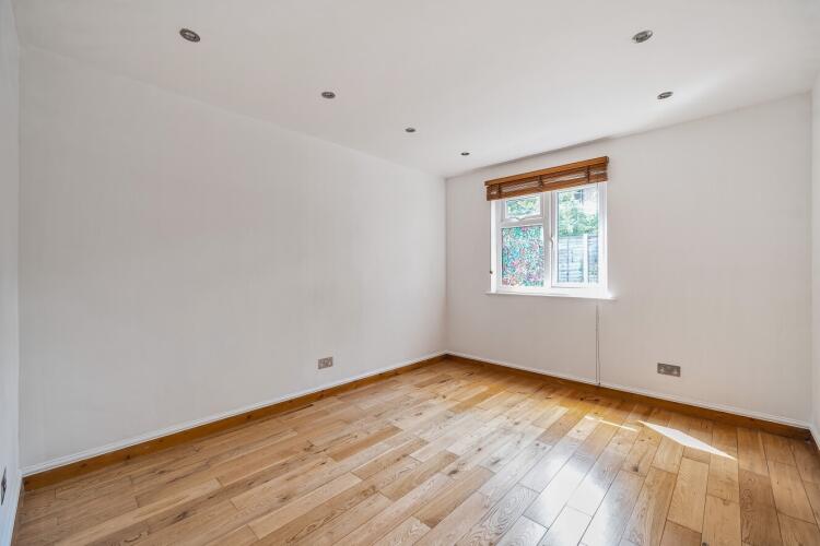 Jasmine Grove, 38...