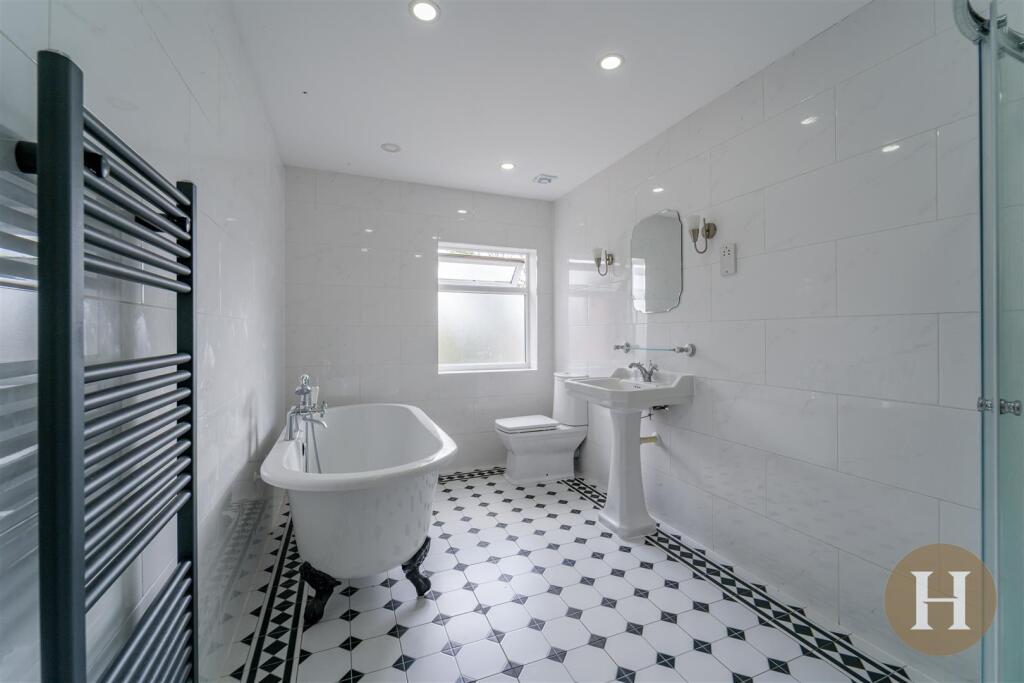 Hadleigh Estate Agents-19.jpg