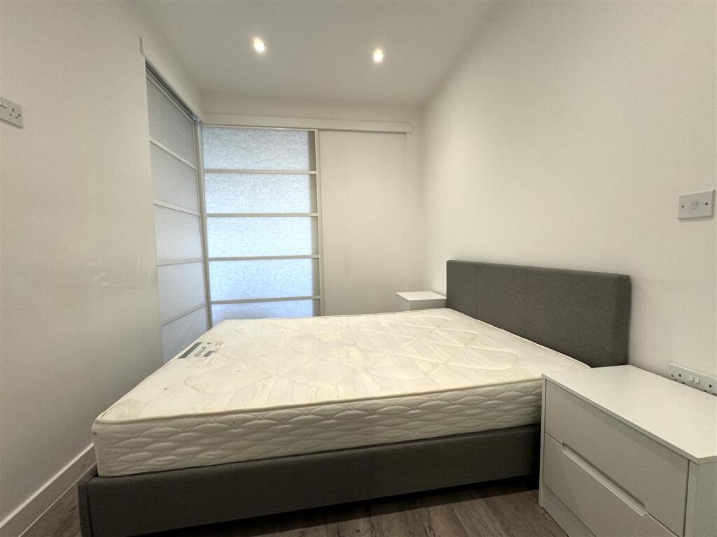 Bedroom pic 3.jpeg
