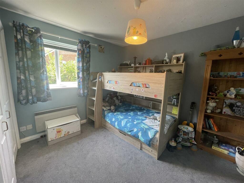bed 2.jpg
