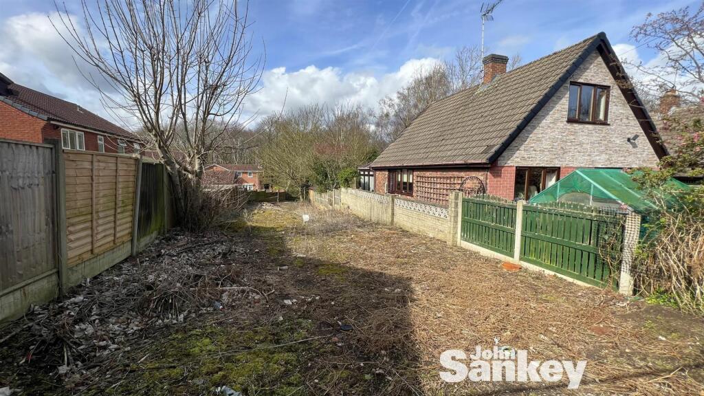 Land Adj Clipstone Dr _2377.jpg