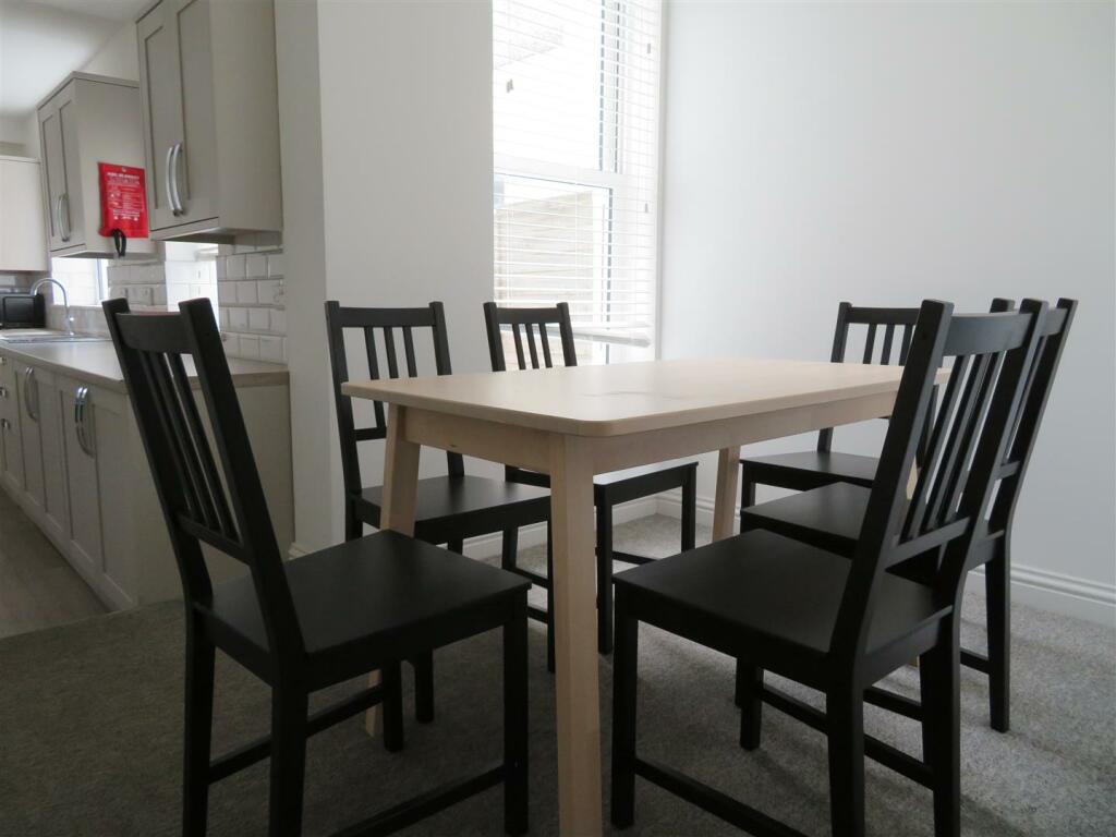 35 Lawson Dining2.JPG